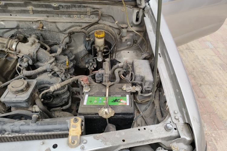 Used Dongfeng Ruichi 2010 2.4L Gasoline 4x4 Standard Version ZG24 Engine Bay Left