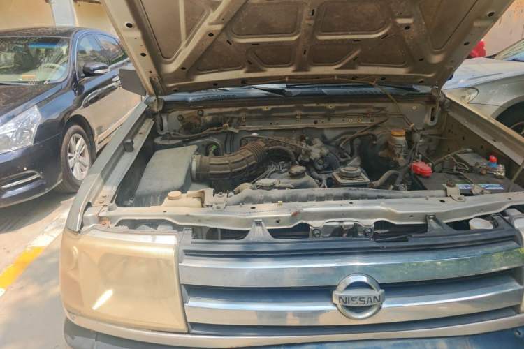 Used Dongfeng Ruichi 2010 2.4L Gasoline Two-Wheel Drive Standard Version ZG24 Engine Bay Right
