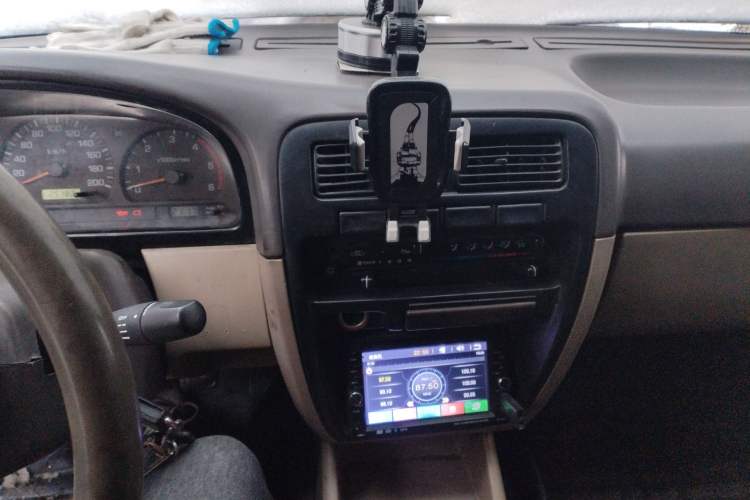 Used Dongfeng Ruichi 2010 2.5T Diesel Two-Wheel Drive Standard Version ZD25TCR Audio And AC Panel