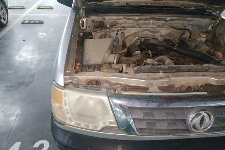 Used Dongfeng Ruichi 2013 2.2T Diesel Two-Wheel Drive Standard Version ZD22TE Engine Bay Right