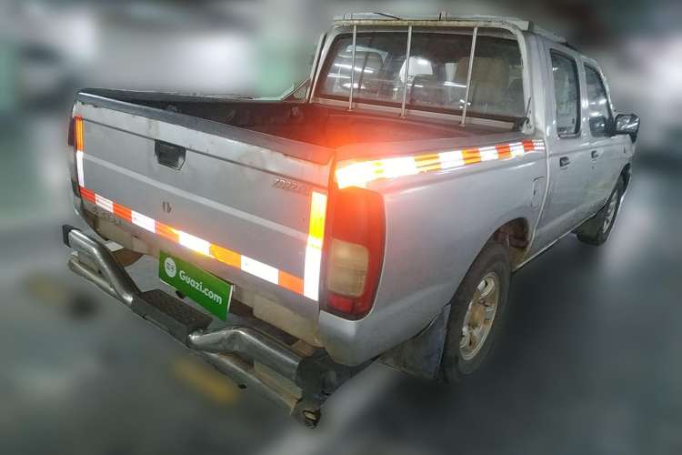 Used Dongfeng Ruichi 2013 2.2T Diesel Two-Wheel Drive Standard Version ZD22TE Rear Right 45 Deg