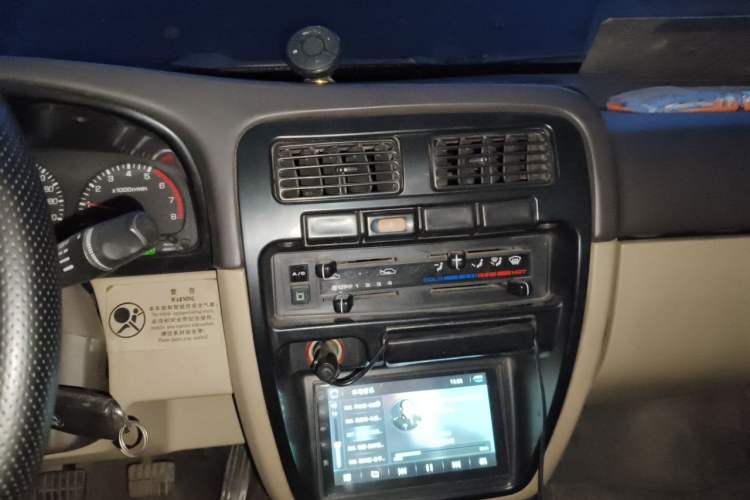Used Dongfeng Ruichi 2013 2.4L Gasoline Two-Wheel Drive Standard Version ZG24 Audio And AC Panel