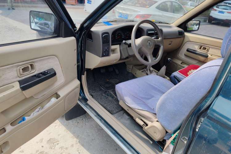 Used Dongfeng Ruichi 2013 3.2T Xingye Edition Diesel 4x4 Standard Version CYQD80-E4 Driver Seat
