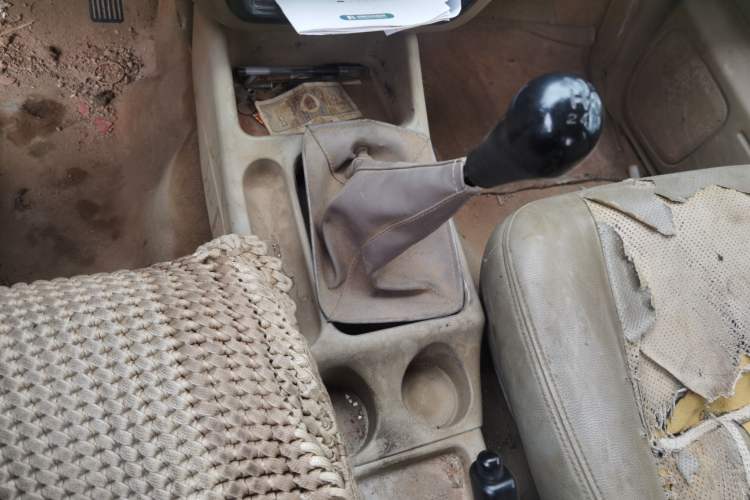 Used Dongfeng Ruichi 2013 2.5T Diesel Two-Wheel-Drive Standard Version ZD25TCI Gear Lever