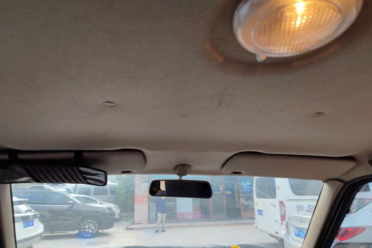 Used Dongfeng Ruichi 2013 3.2T Xingye Edition Diesel 4x4 Standard Version CYQD80-E4 Headliner