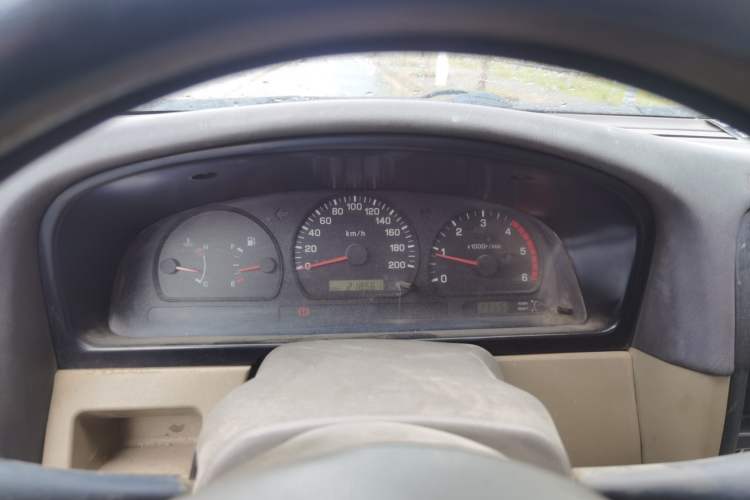 Used Dongfeng Ruichi 2013 2.5T Diesel Two-Wheel-Drive Standard Version ZD25TCI Instrument Cluster