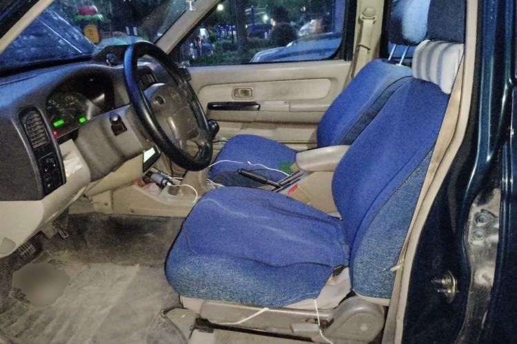 Used Dongfeng Ruichi 2013 2.4L Gasoline Two-Wheel Drive Standard Version ZG24 Left Front Seat