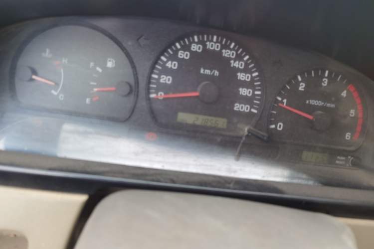 Used Dongfeng Ruichi 2013 2.5T Diesel Two-Wheel-Drive Standard Version ZD25TCI Odometer Close Up