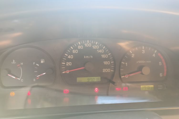 Used Dongfeng Ruichi 2013 2.2T Diesel Two-Wheel Drive Standard Version ZD22TE Odometer Close Up