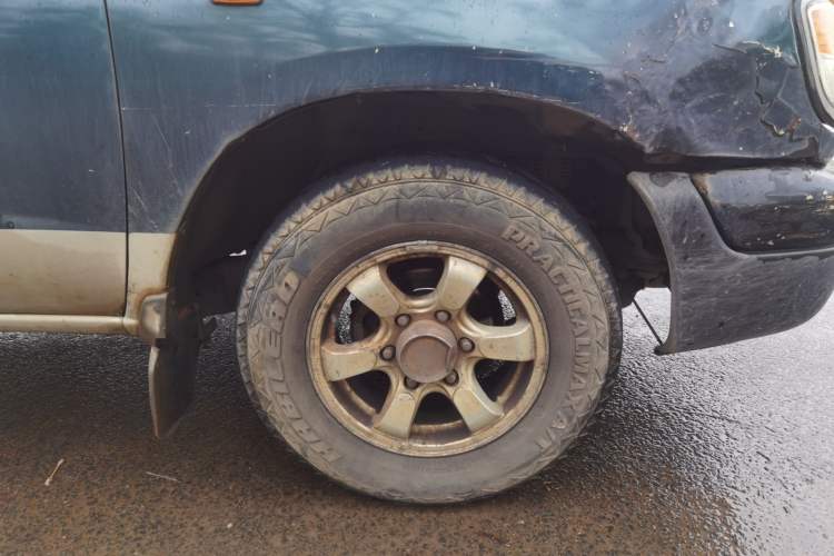 Used Dongfeng Ruichi 2013 2.5T Diesel Two-Wheel-Drive Standard Version ZD25TCI Right Front Wheel Hub