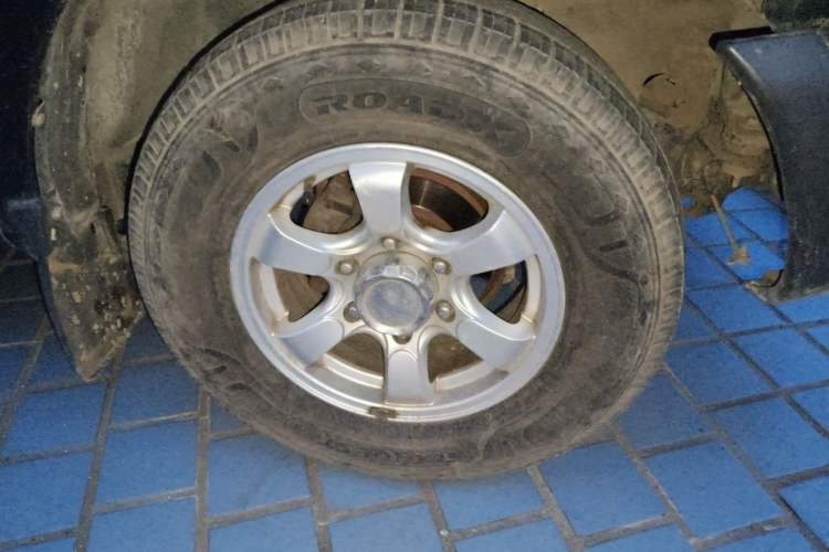Used Dongfeng Ruichi 2013 2.4L Gasoline Two-Wheel Drive Standard Version ZG24 Right Front Wheel Hub