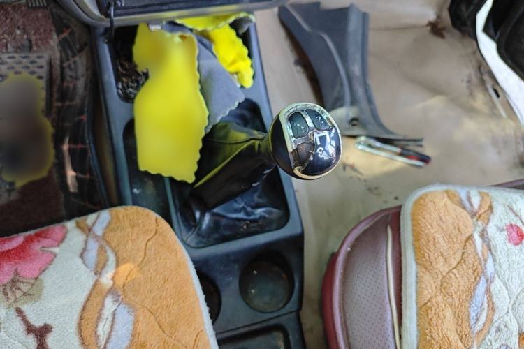 Used Dongfeng Ruichi 2013 2.2T Diesel Two-Wheel Drive Standard Version ZD22TE Gear Lever