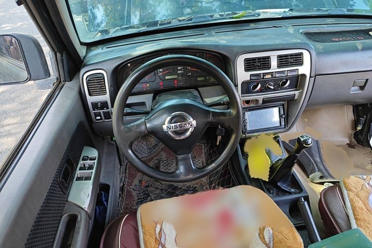 Used Dongfeng Ruichi 2013 2.2T Diesel Two-Wheel Drive Standard Version ZD22TE Steering Wheel