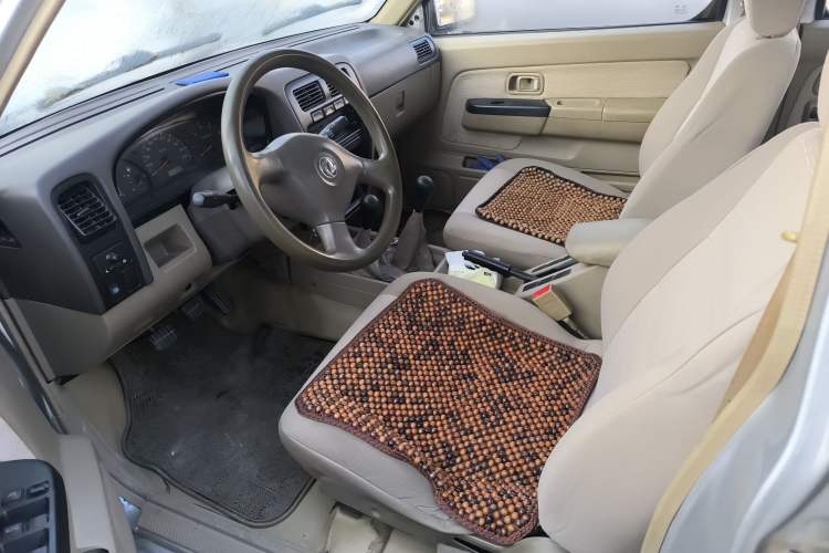 Used Dongfeng Ruichi 2013 3.0T Diesel 4x4 Standard Version CYQD80-E3 Driver Seat