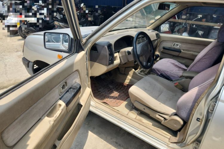 Used Dongfeng Ruichi 2013 2.4L Gasoline Two-Wheel Drive Standard Version ZG24 Driver Seat