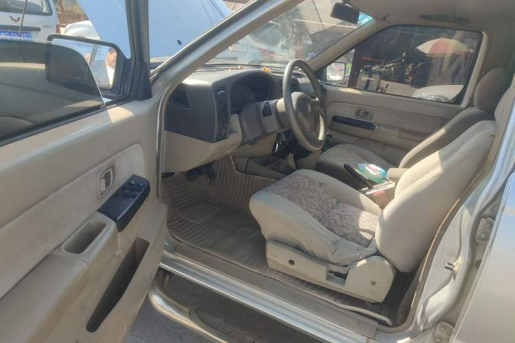 Used Dongfeng Ruichi 2013 2.4L Gasoline 4x4 Standard Edition ZG24 Driver Seat