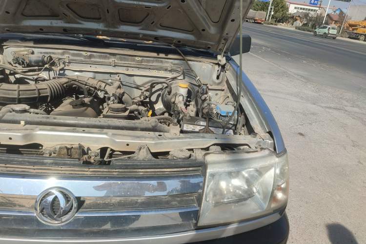 Used Dongfeng Ruichi 2013 2.4L Gasoline 4x4 Standard Edition ZG24 Engine Bay Left