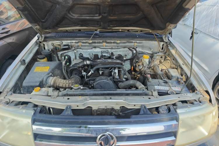Used Dongfeng Ruichi 2013 2.5T Diesel Two-Wheel-Drive Standard Version ZD25TCR Engine Bay