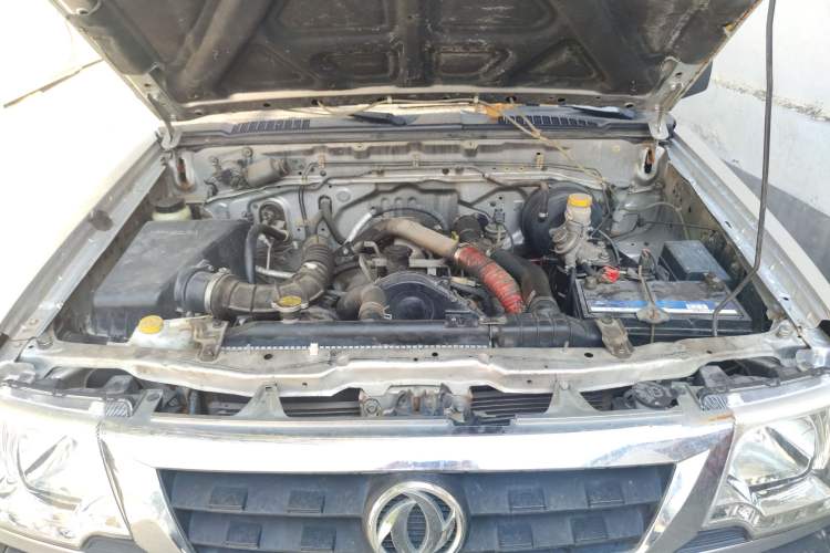 Used Dongfeng Ruichi 2013 2.2T Diesel Two-Wheel Drive Standard Version ZD22TE Engine Bay