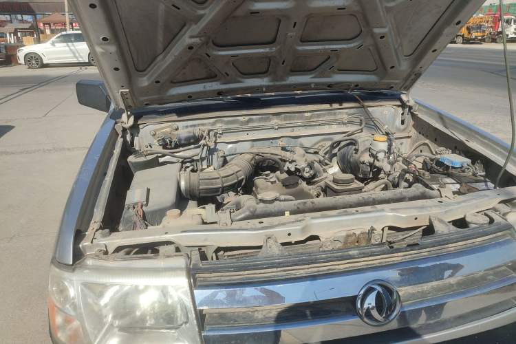 Used Dongfeng Ruichi 2013 2.4L Gasoline 4x4 Standard Edition ZG24 Engine Bay Right