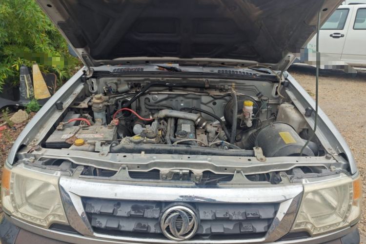 Used Dongfeng Ruichi 2013 3.2T Xingye Edition Diesel Two-Wheel Drive Standard Type CYQD80-E4 Engine Bay