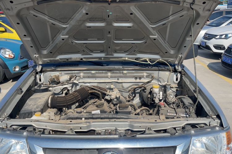 Used Dongfeng Ruichi 2013 2.4L Gasoline Two-Wheel Drive Standard Version ZG24 Engine Bay