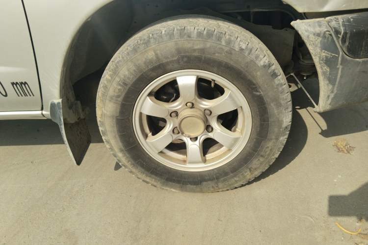 Used Dongfeng Ruichi 2013 3.2T Xingye Edition Diesel Two-Wheel Drive Standard Type CYQD80-E4 Exterior 7