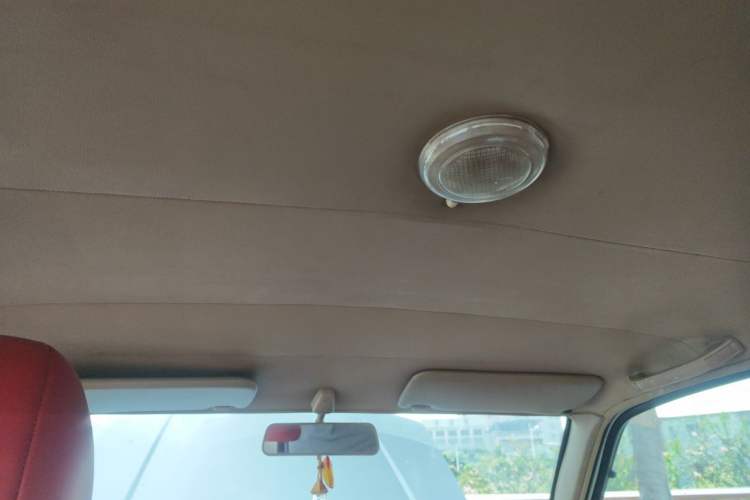 Used Dongfeng Ruichi 2013 2.5T Diesel Two-Wheel-Drive Standard Version ZD25TCR Headliner