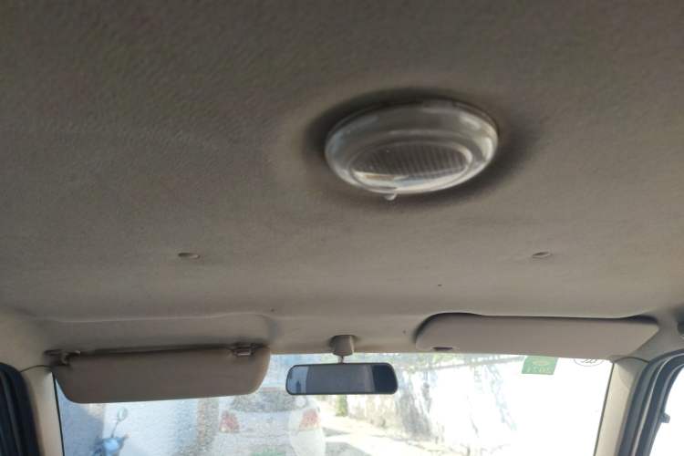 Used Dongfeng Ruichi 2013 2.2T Diesel Two-Wheel Drive Standard Version ZD22TE Headliner
