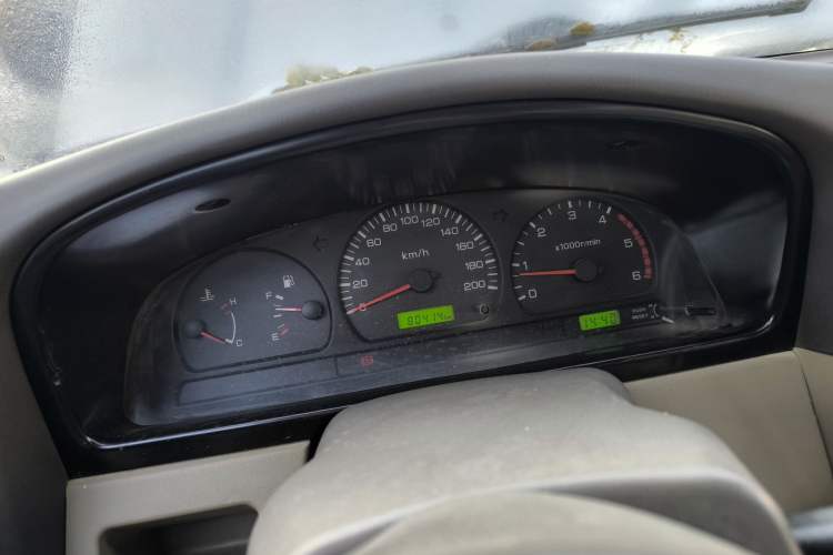 Used Dongfeng Ruichi 2013 3.0T Diesel 4x4 Standard Version CYQD80-E3 Instrument Cluster