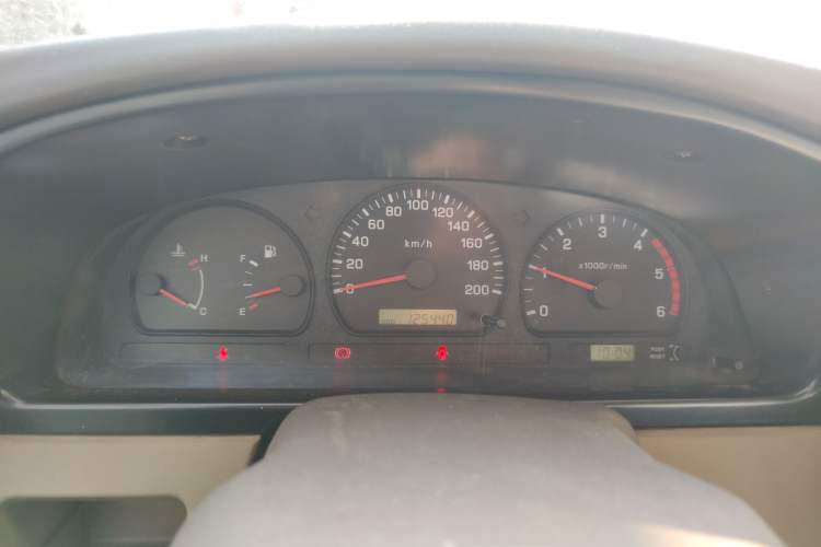 Used Dongfeng Ruichi 2013 2.2T Diesel Two-Wheel Drive Standard Version ZD22TE Instrument Cluster