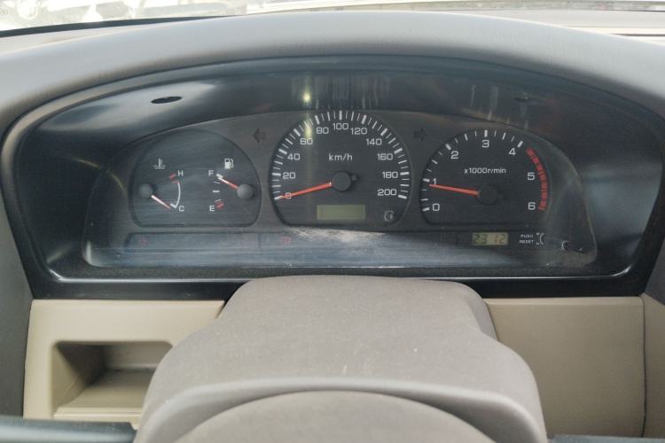 Used Dongfeng Ruichi 2013 3.2T Xingye Edition Diesel Two-Wheel Drive Standard Type CYQD80-E4 Instrument Cluster