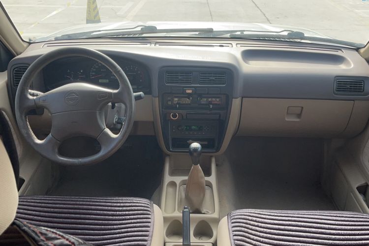 Used Dongfeng Ruichi 2013 2.4L Gasoline Two-Wheel Drive Standard Version ZG24 Interior 3
