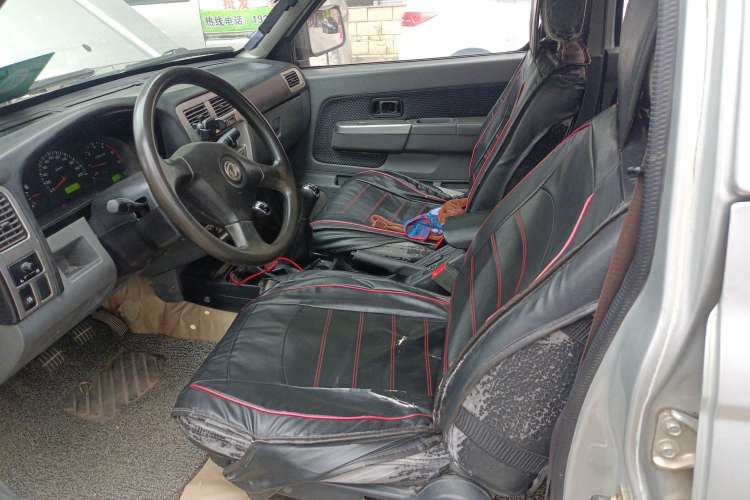Used Dongfeng Ruichi 2013 3.2T Xingye Edition Diesel 4x4 Standard Version CYQD80-E4 Left Front Seat
