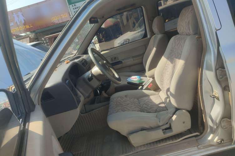 Used Dongfeng Ruichi 2013 2.4L Gasoline 4x4 Standard Edition ZG24 Left Front Seat
