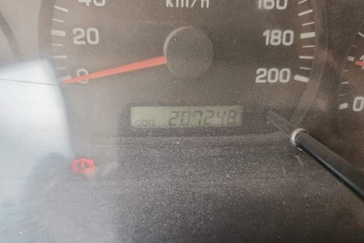 Used Dongfeng Ruichi 2013 2.4L Gasoline Two-Wheel Drive Standard Version ZG24 Odometer Close Up