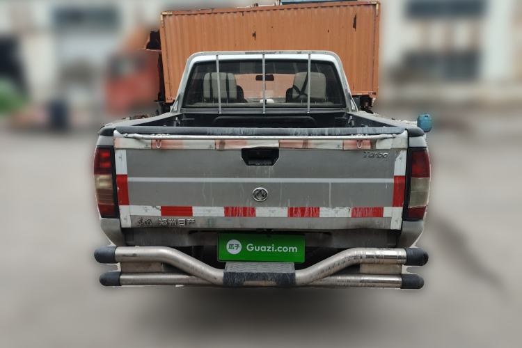 Used Dongfeng Ruichi 2013 3.2T Xingye Edition Diesel Two-Wheel Drive Standard Type CYQD80-E4 Rear