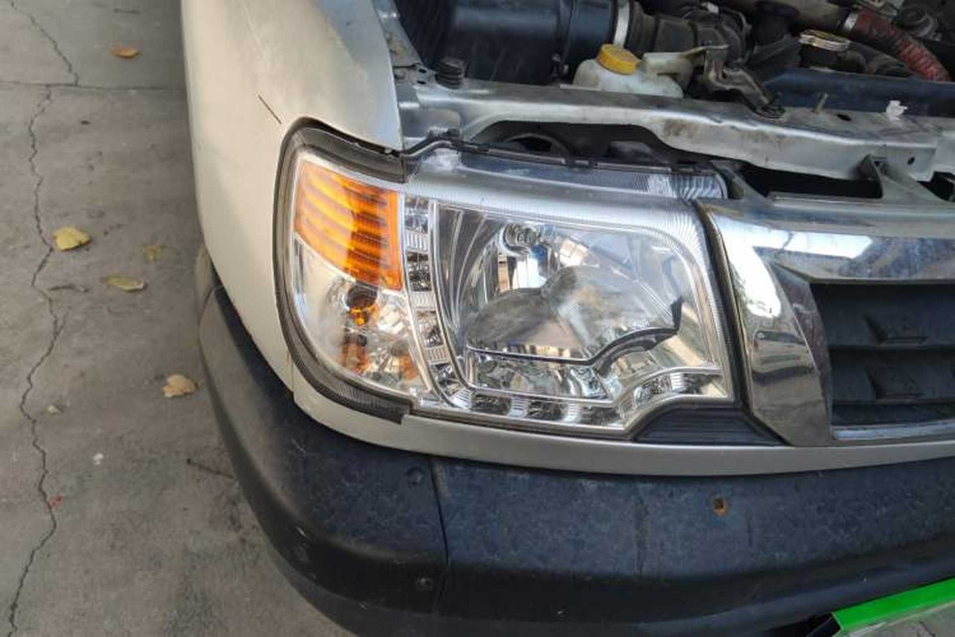 Used Dongfeng Ruichi 2013 2.2T Diesel Two-Wheel Drive Standard Version ZD22TE Right Front Headlight