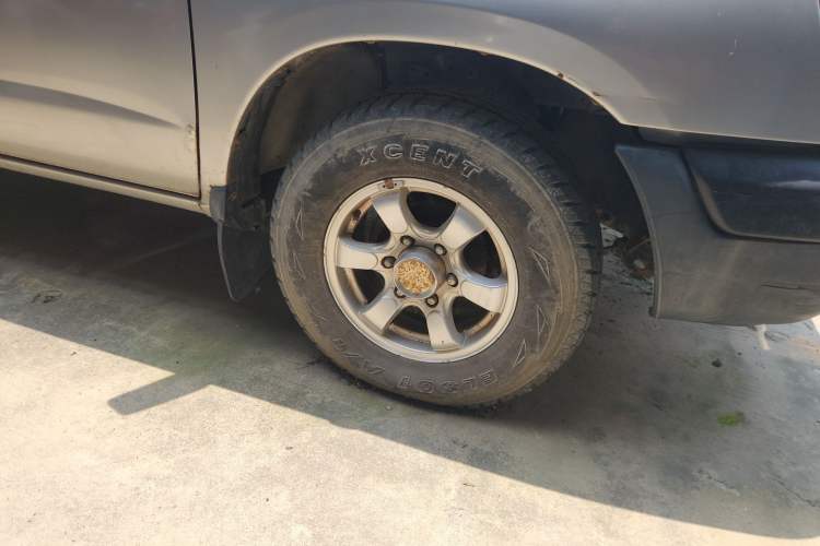 Used Dongfeng Ruichi 2013 2.4L Gasoline Two-Wheel Drive Standard Version ZG24 Right Front Wheel Hub