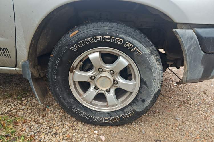 Used Dongfeng Ruichi 2013 3.2T Xingye Edition Diesel Two-Wheel Drive Standard Type CYQD80-E4 Right Front Wheel Hub