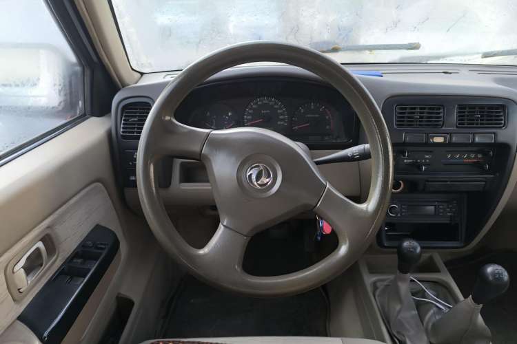 Used Dongfeng Ruichi 2013 3.0T Diesel 4x4 Standard Version CYQD80-E3 Steering Wheel