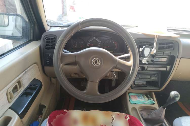 Used Dongfeng Ruichi 2013 2.2T Diesel Two-Wheel Drive Standard Version ZD22TE Steering Wheel