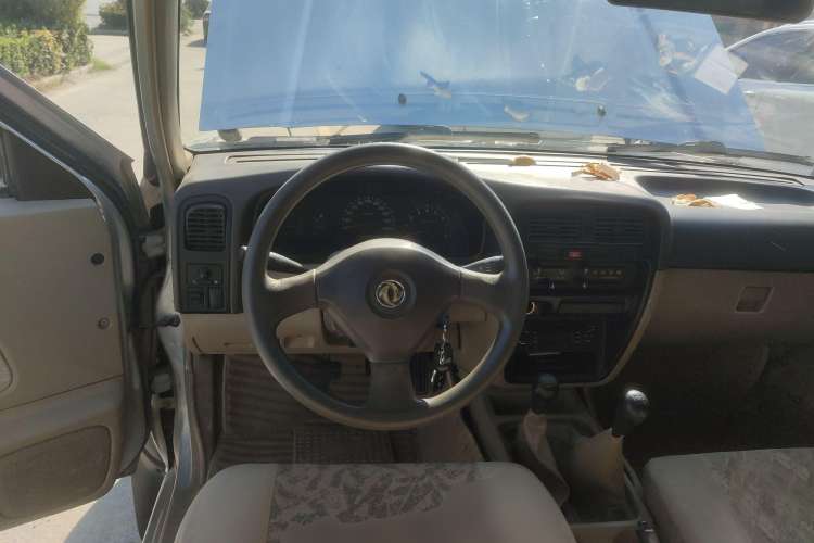 Used Dongfeng Ruichi 2013 2.4L Gasoline 4x4 Standard Edition ZG24 Steering Wheel