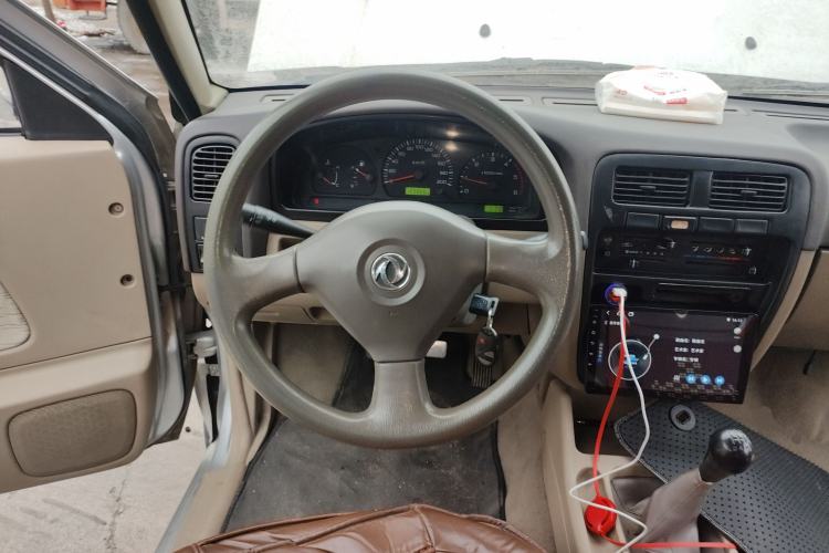 Used Dongfeng Ruichi 2013 3.2T Xingye Edition Diesel Two-Wheel Drive Standard Type CYQD80-E4 Steering Wheel