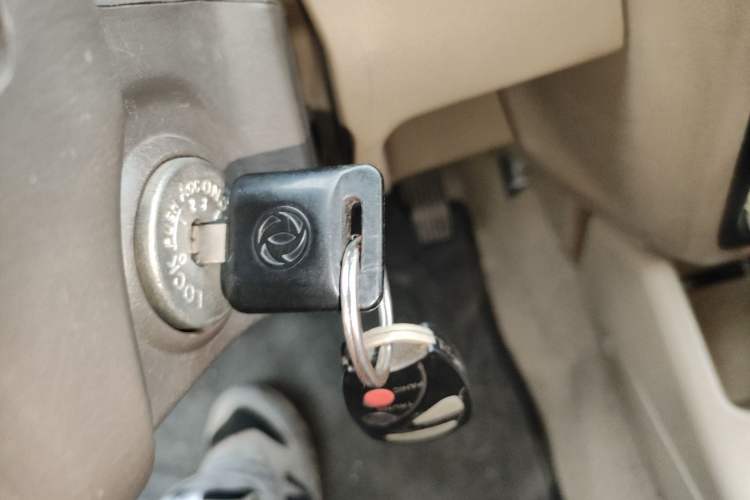 Used Dongfeng Ruichi 2013 3.2T Xingye Edition Diesel Two-Wheel Drive Standard Type CYQD80-E4 Vehicle Key