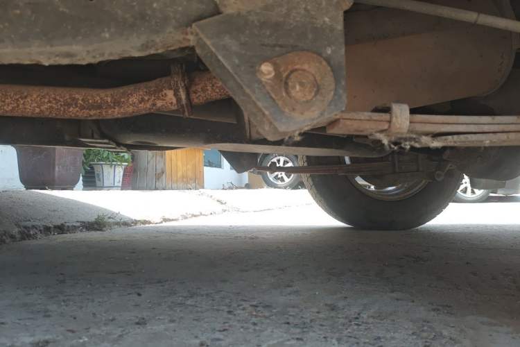 Used Dongfeng Ruichi 2013 2.2T Diesel Two-Wheel Drive Standard Version ZD22TE Chassis Rear Left