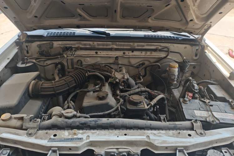 Used Dongfeng Ruichi 2013 2.2T Diesel Two-Wheel Drive Standard Version ZD22TE Engine Bay