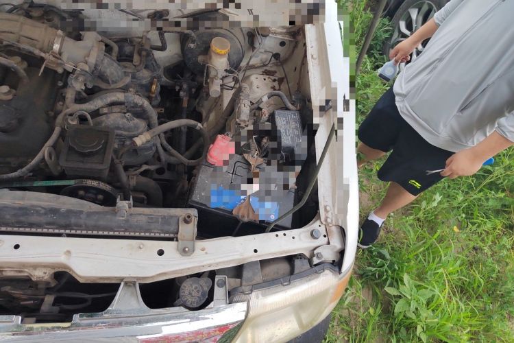 Used Dongfeng Ruichi 2013 2.4L Gasoline Two-Wheel Drive Standard Version ZG24 Engine Bay Left