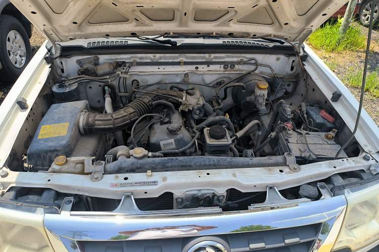 Used Dongfeng Ruichi 2013 2.4L Gasoline Two-Wheel Drive Standard Version ZG24 Engine Bay