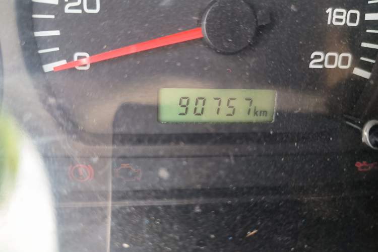 Used Dongfeng Ruichi 2013 2.4L Gasoline Two-Wheel Drive Standard Version ZG24 Odometer Close Up